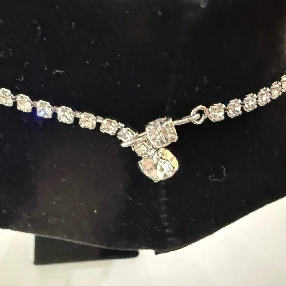 Dazzling Silver Tone and Rhinestone Necklace - Picture 4 of 7
